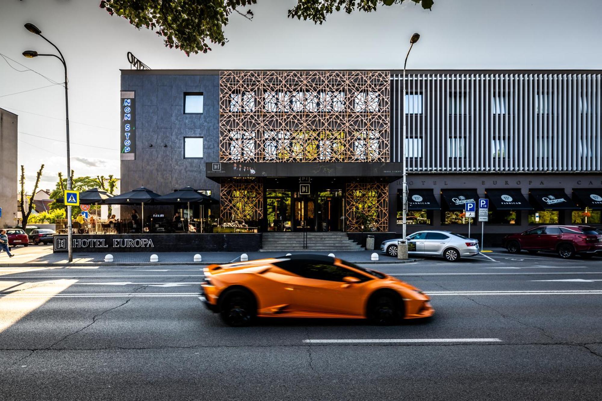 Hotel Europa Komarno Exterior photo